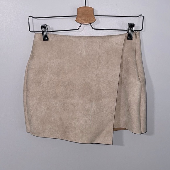 2/$35 — ZARA Suede Skort - Picture 4 of 7